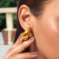 Bottega Model Altın Kaplama Gümüş Küpe