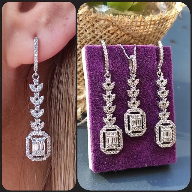 BAGETY TAŞLI ALTIN KAPLAMALI GÜMÜŞ KOLYE KÜPE SET