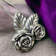 Gül model ithal 3 Boyutlu  Gümüş Kolye