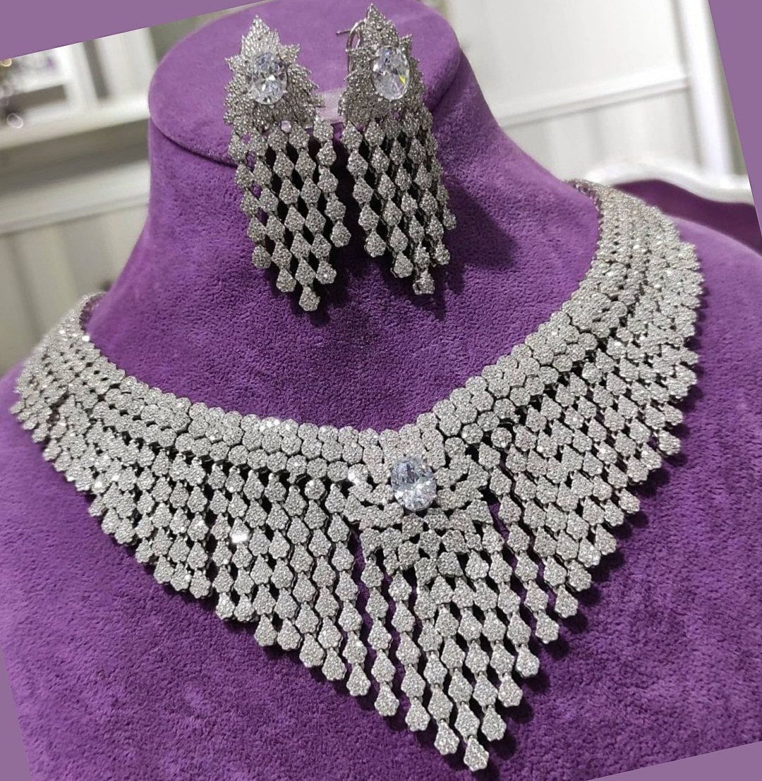 Swarovski Taşlı Altın Kaplamalı İthal Tasarım Gümüş kolye ve küpe Set