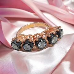 Elmas Montur Altın Rose kaplamalı Gümüş 5 taş Yüzük