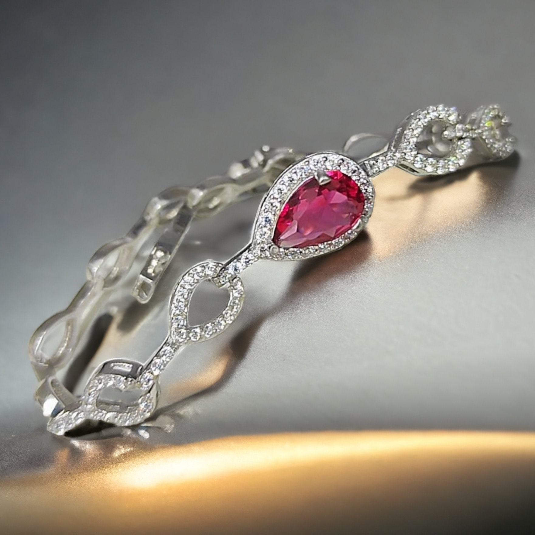 Yakut Taşlı, Altın Kaplamalı Gümüş Bileklik