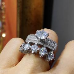 SWAROVSKİ TAŞLI TASARIM GÜMÜŞ ALYANS YÜZÜK SET