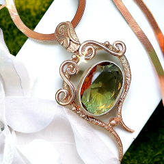 Zultanite Taşlı,Renk değiştiren Gümüş Tasarım Kolye