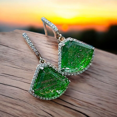 YILDIZ TAŞLI İTHAL TASARIM GÜMÜŞ KÜPE