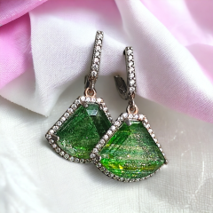 YILDIZ TAŞLI İTHAL TASARIM GÜMÜŞ KÜPE