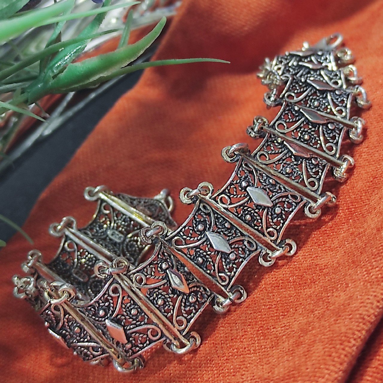 TELKARİ ELİŞİ GÜMÜŞ TASARIM BİLEKLİK