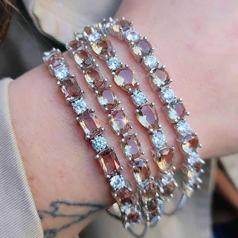 Zultanite Taşlı, Altın Kaplamalı Renk Değiştiren Asansörlü Bileklik