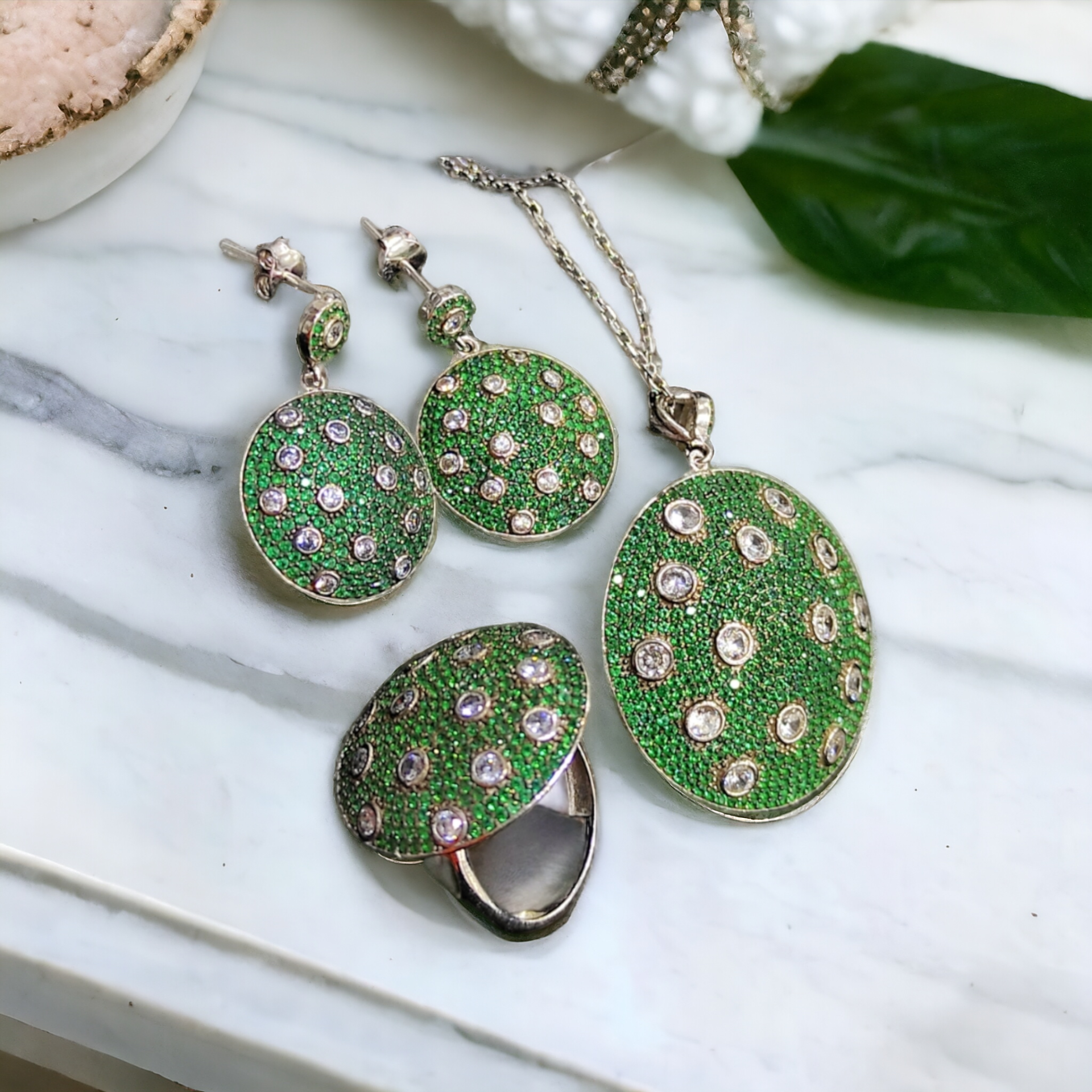 Zümrüt yeşili İthal Gümüş Swarovski taş Set