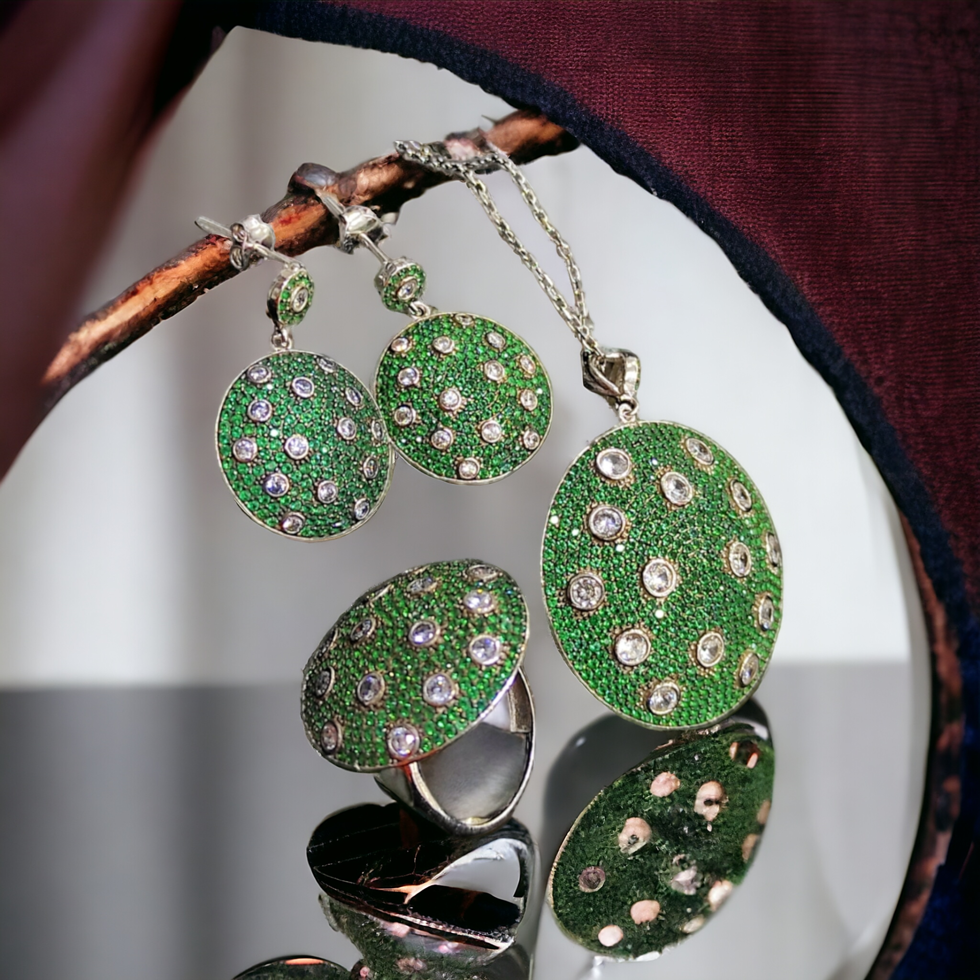 Zümrüt yeşili İthal Gümüş Swarovski taş Set