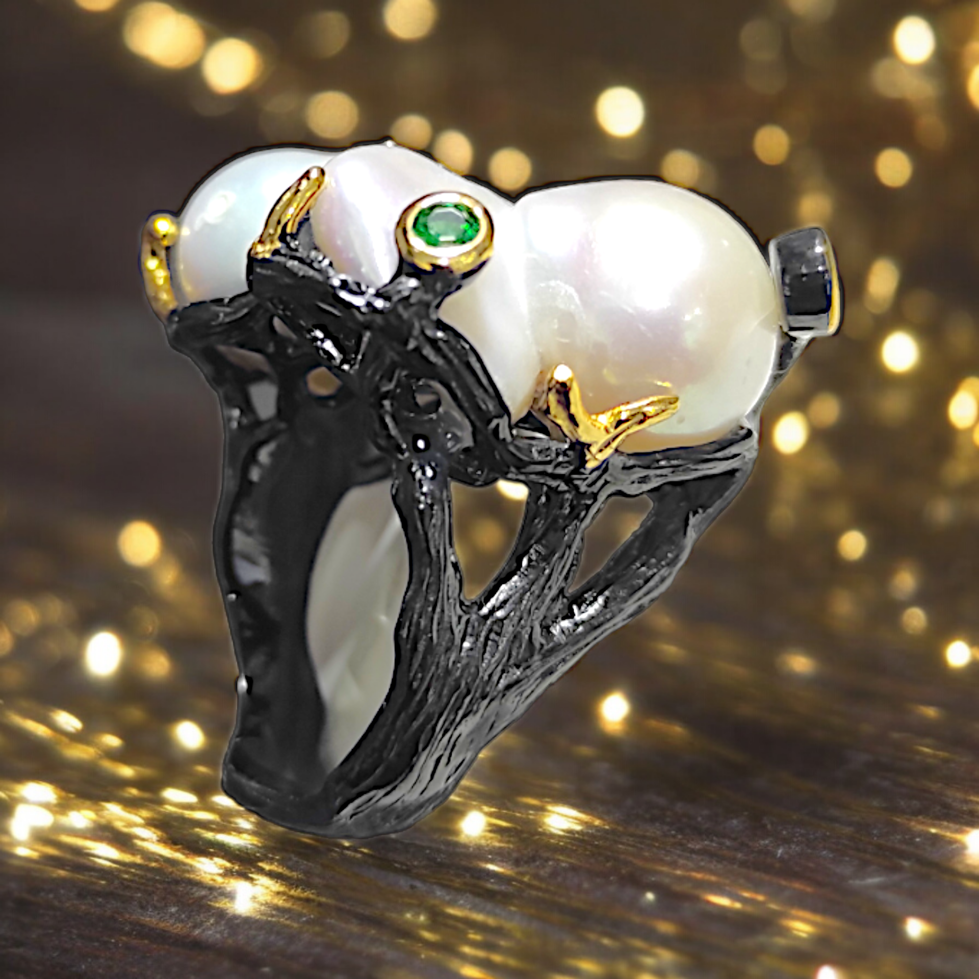 Barok incili, Zümrüt Yakut taşlı Tektasarım Gümüş Yüzük