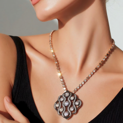 Elmas Montur ,Arpa zincirli Altın kaplamalı Gümüş Kolye