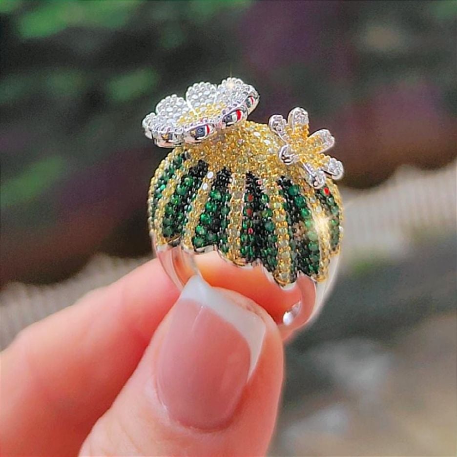 Zümrüt yeşili Altın Kaplamalı Tasarım Gümüş Yüzük