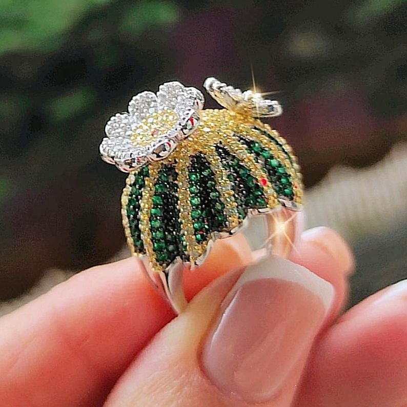 Zümrüt yeşili Altın Kaplamalı Tasarım Gümüş Yüzük