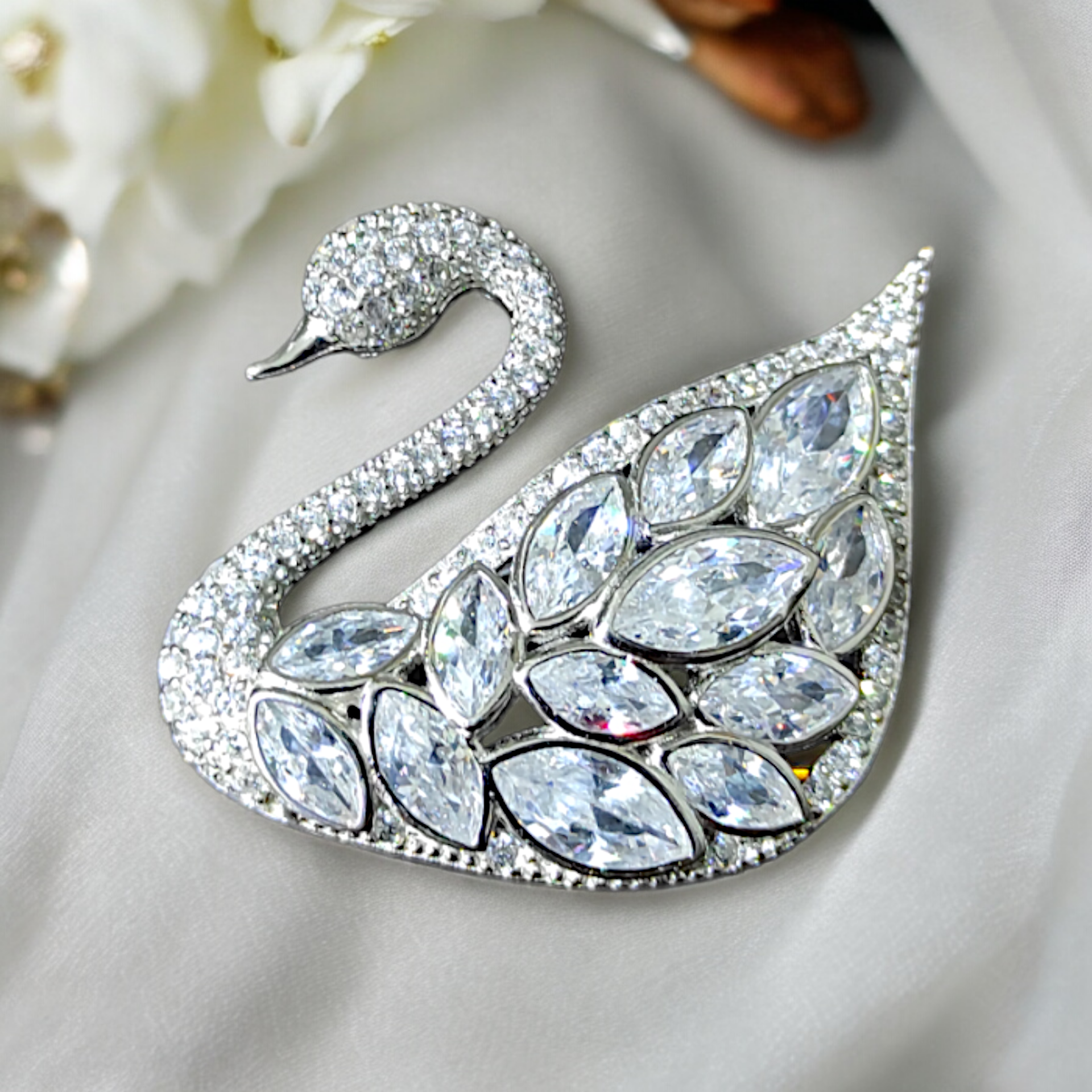 Swarovski Taşlı, Altın Kaplamalı İthal Gümüş Kuğu Broş