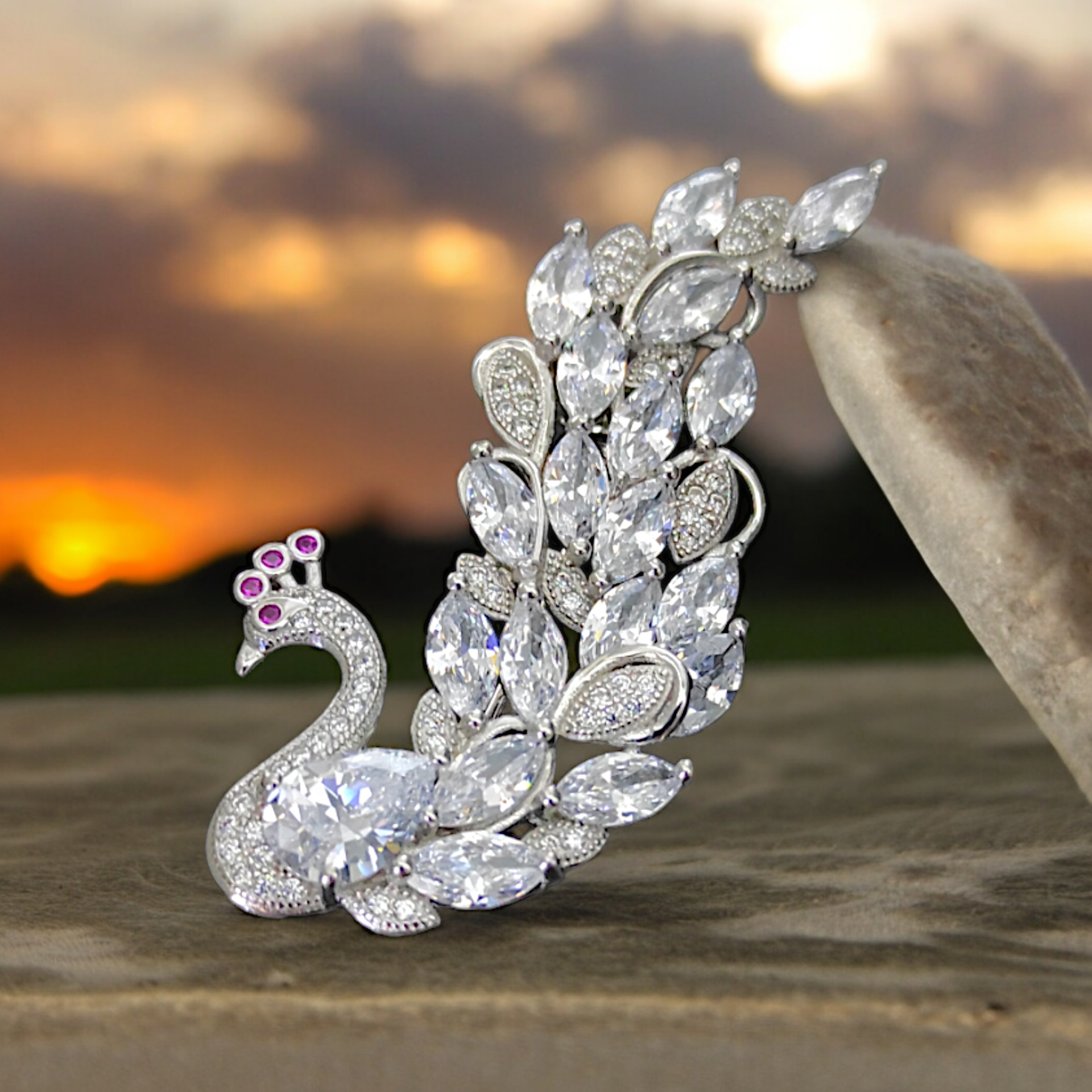 Kuğu Model Yakut Taşlı İthal Gümüş Broş ve Kolye