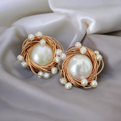 Hakiki İnci Rose Tasarım Gümüş Çivili Küpe