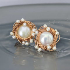 Hakiki İnci Rose Tasarım Gümüş Çivili Küpe