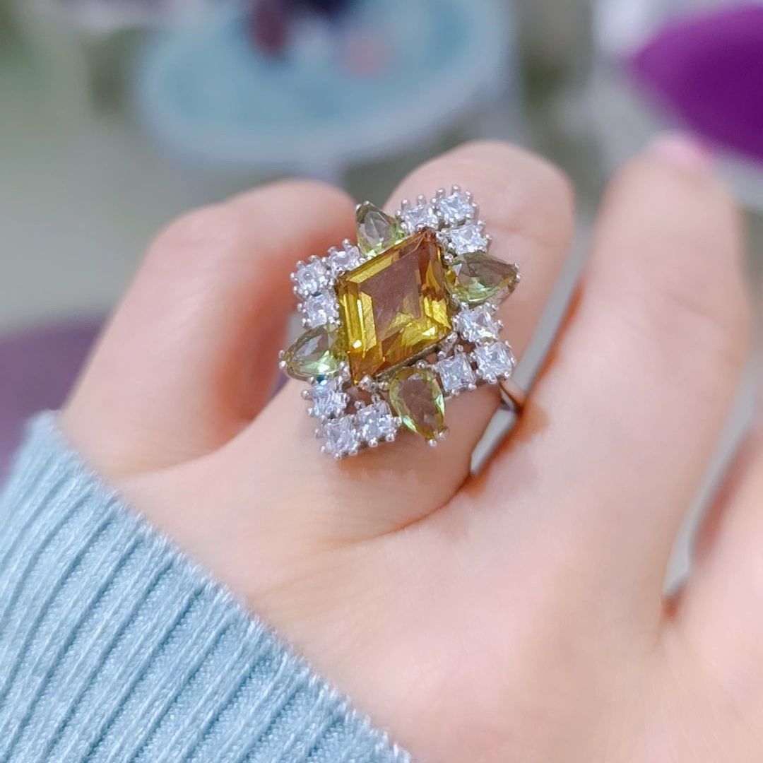 Zultanite Taşlı Renk Değiştiren Gümüş Yüzük