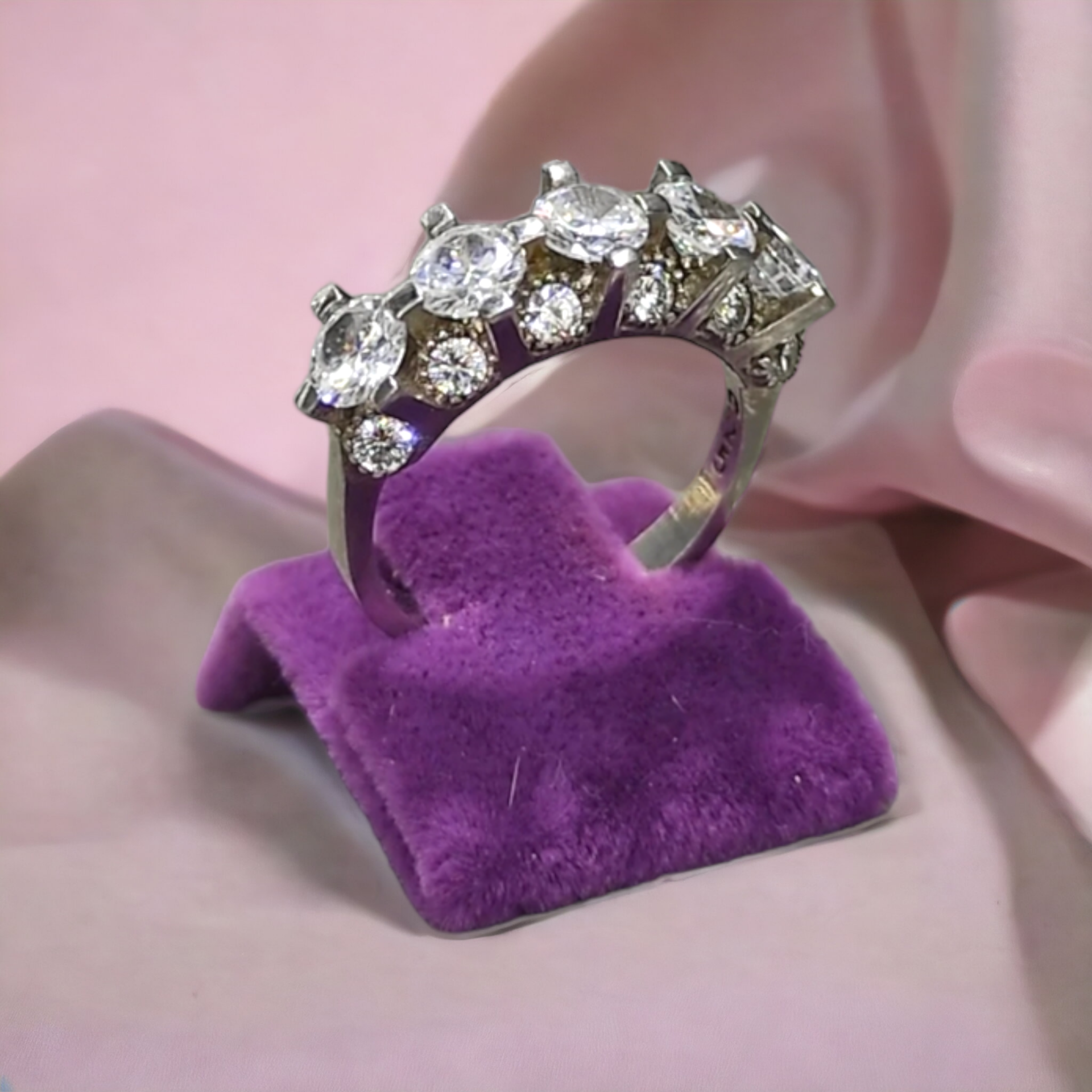 SWAROVSKİ TAŞLI, BEYAZ ALTIN KAPLAMALI 5 TAŞ YÜZÜK