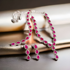 Yakut Taşlı Beyaz Altın Kaplamalı Gümüş kolye ve küpe Set