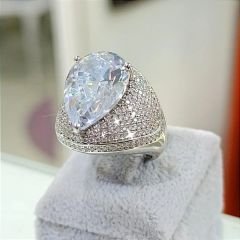 Mozanit ve Swarovski Taşlı Altın Rodajlı Gümüş Yüzük