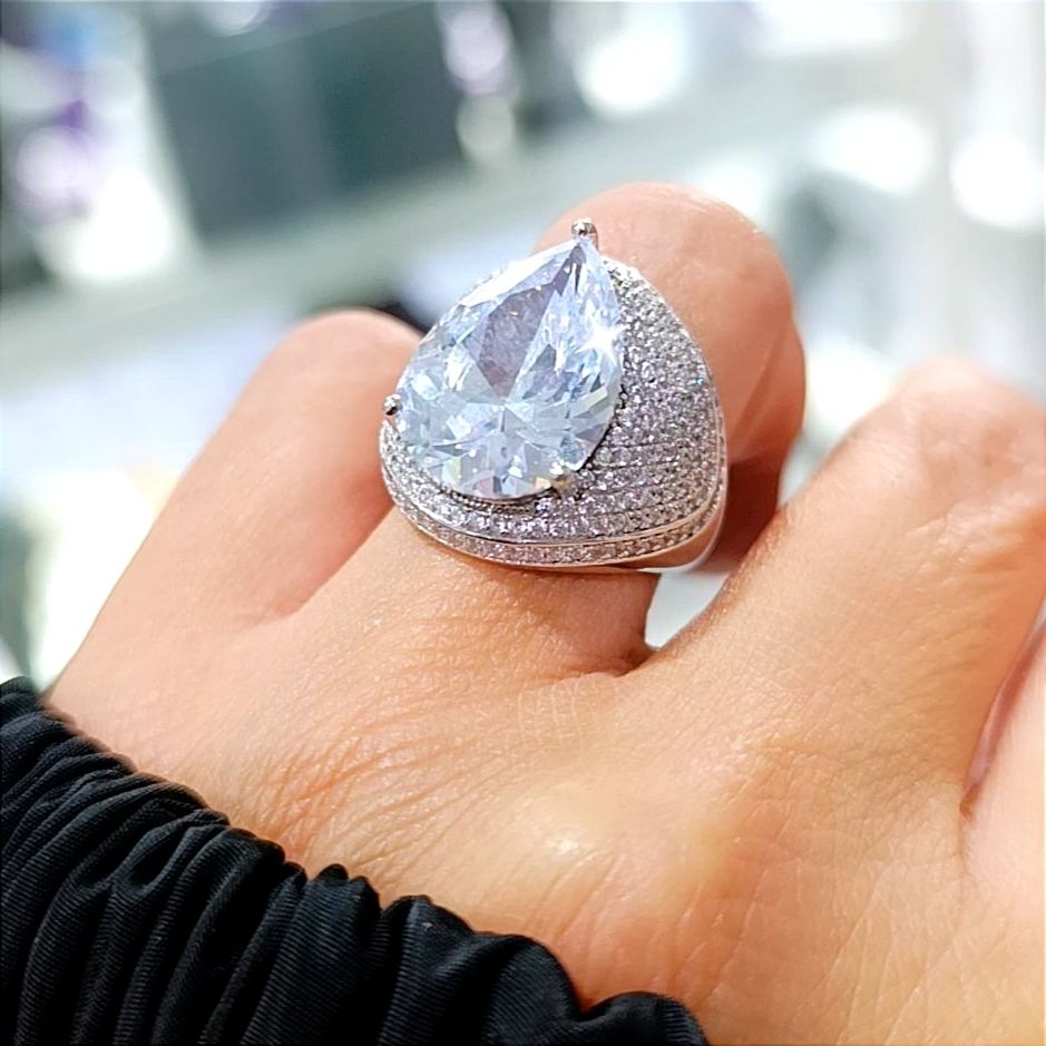 Mozanit ve Swarovski Taşlı Altın Rodajlı Gümüş Yüzük