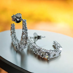 Swarovski Taşlı Süzme Oval Gümüş Çivi Halka Küpe