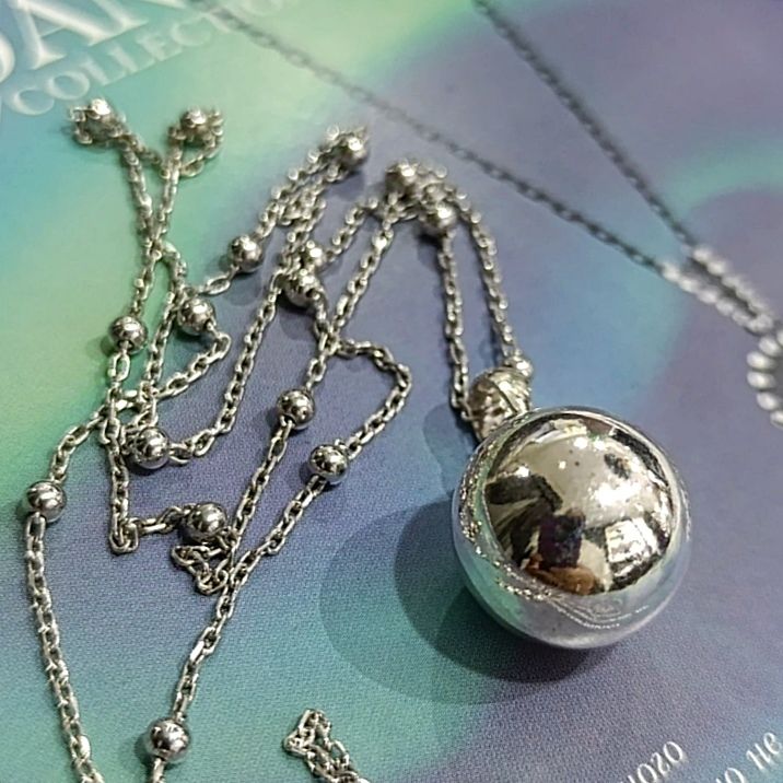 Top model ,Top Zincirli Gümüş Kolye