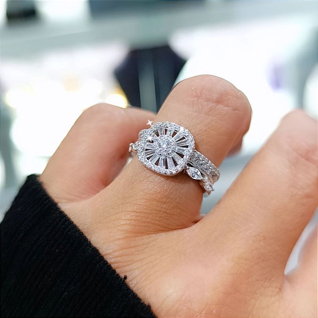 Ayarlamalı Swarovski Taşlı Zarif Gümüş Yüzük