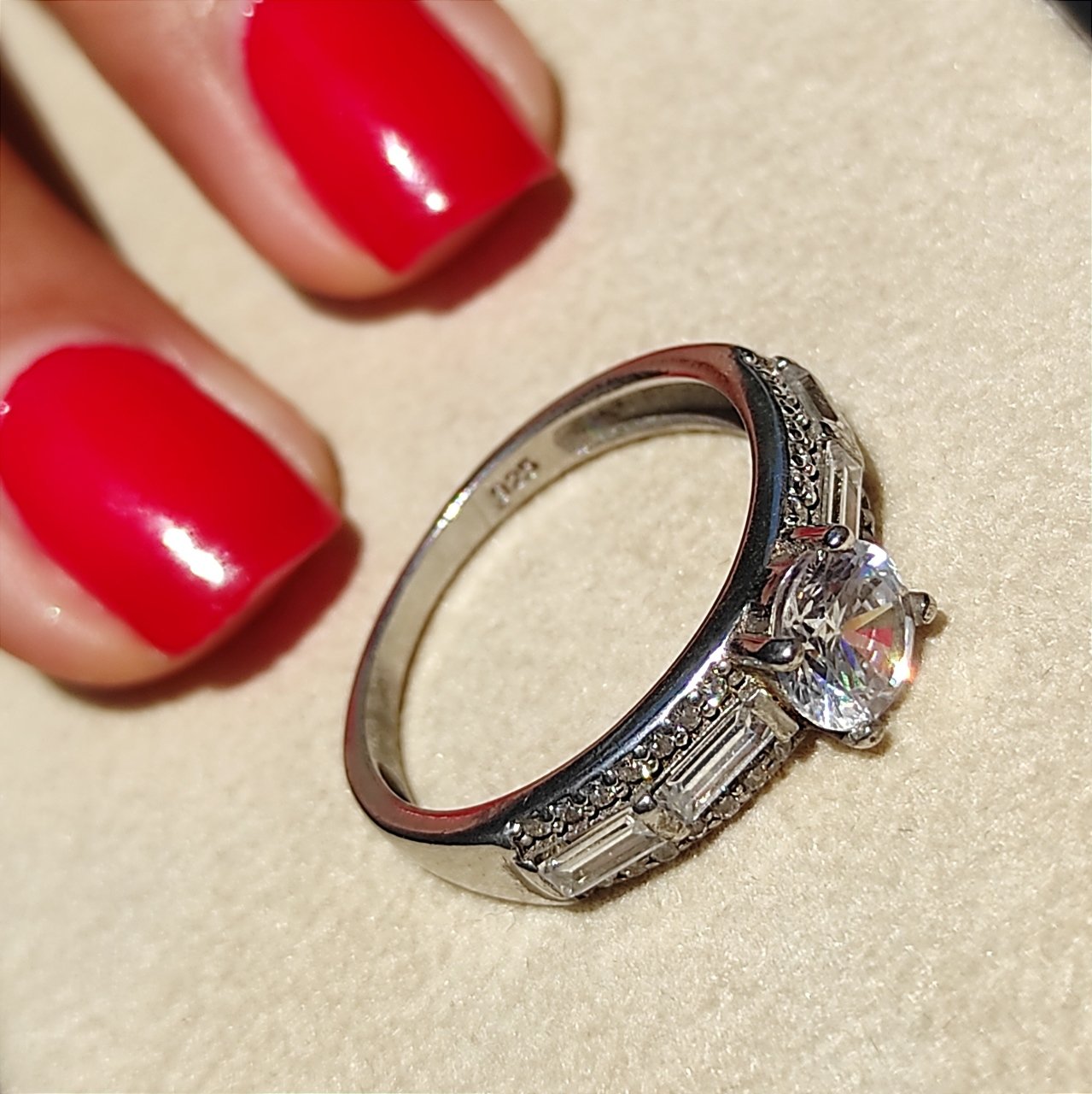 Zirkon Taşlı, Altın Kaplamalı Gümüş Tektaş Yüzük