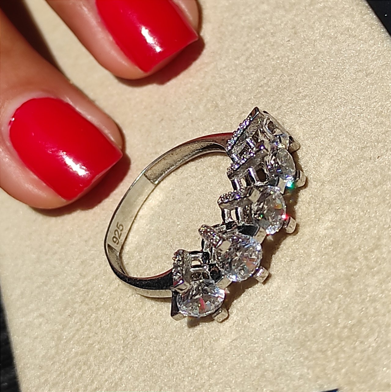 Swarovski  Taşlı, Altın Kaplamalı Gümüş 5 Taş Yüzük