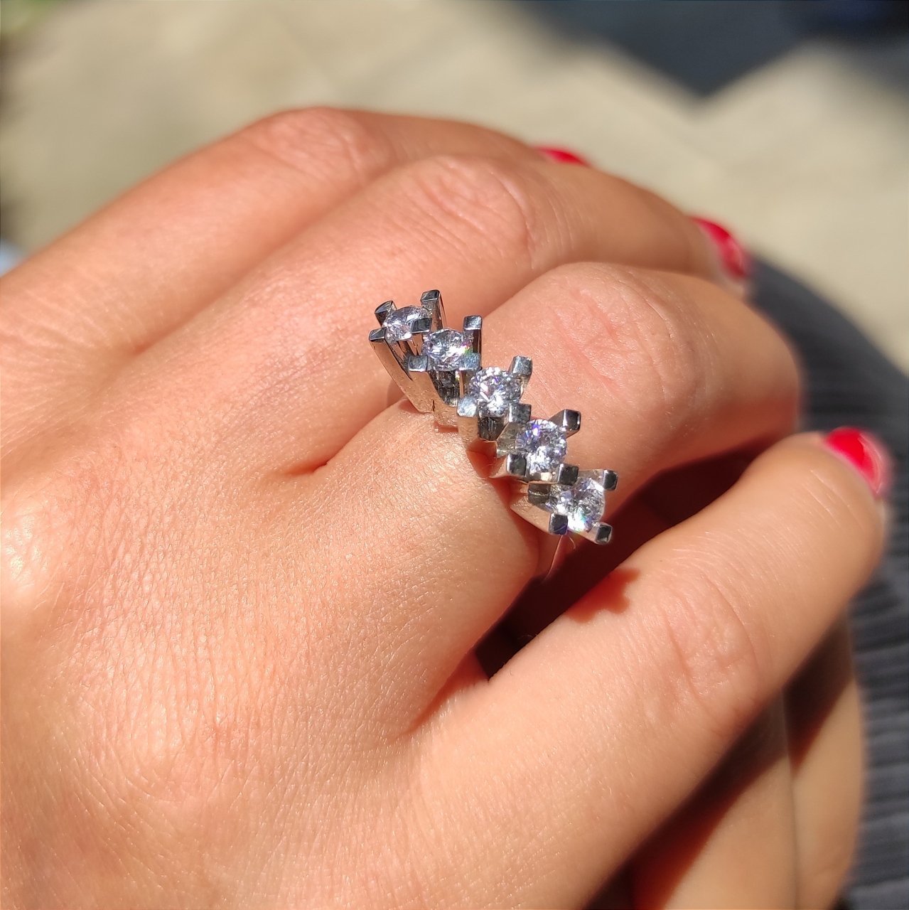 Swarovski Taşlı ve Altın Kaplamalı Gümüş 5 Taş Yüzük