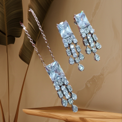 Bagety Taşlı Tasarım Altın Kaplamalı Gümüş Set