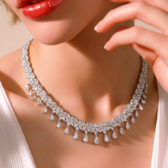 Mozanit ve Swarovski Taşlı, Altın Kaplamalı İthal Gümüş Kolye