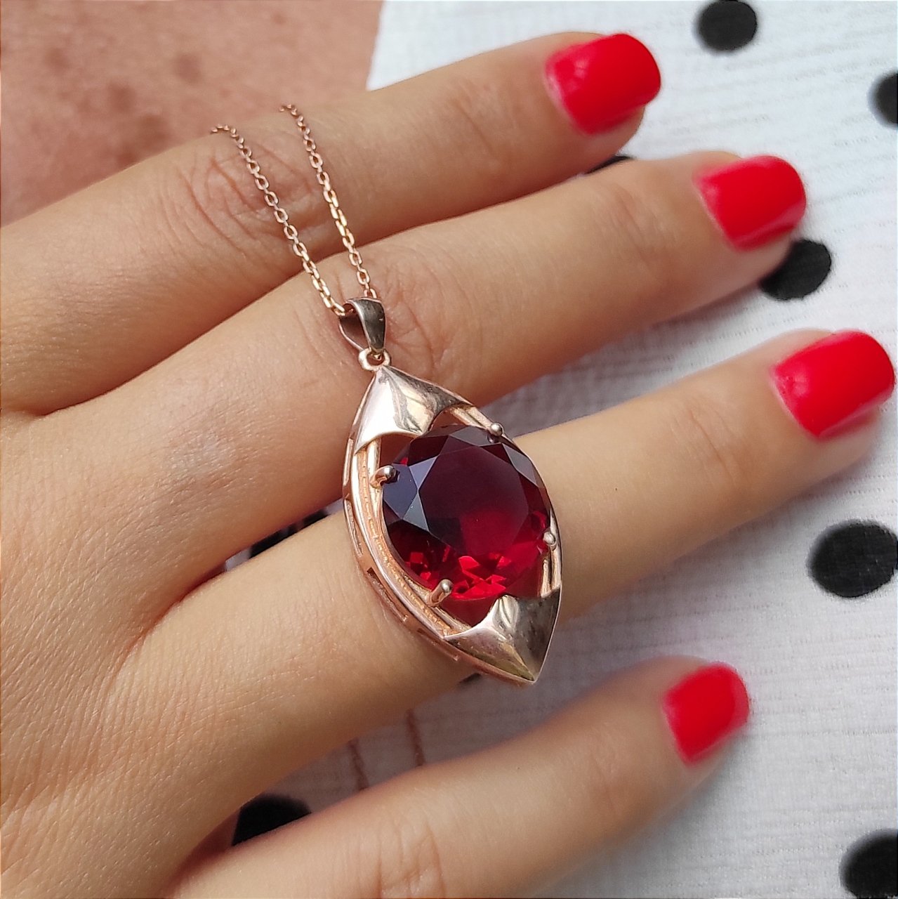 Granat Taşlı Altın Rose Kaplamalı Gümüş Kolye