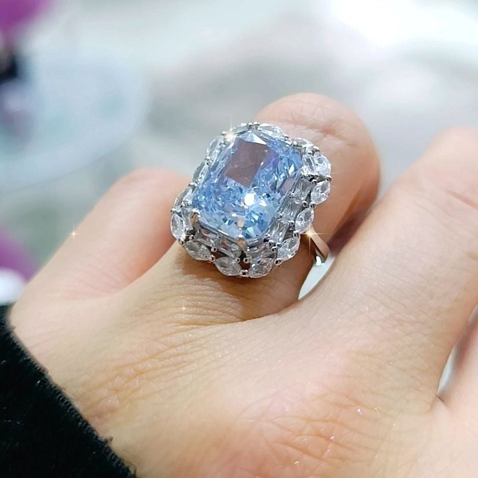 Akuamarin Taşlı Altın Kaplamalı İthal Gümüş Yüzük