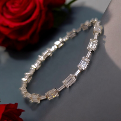 Mozanit Taşlı Bagety Kesim Altın kaplamalı Gümüş Bileklik