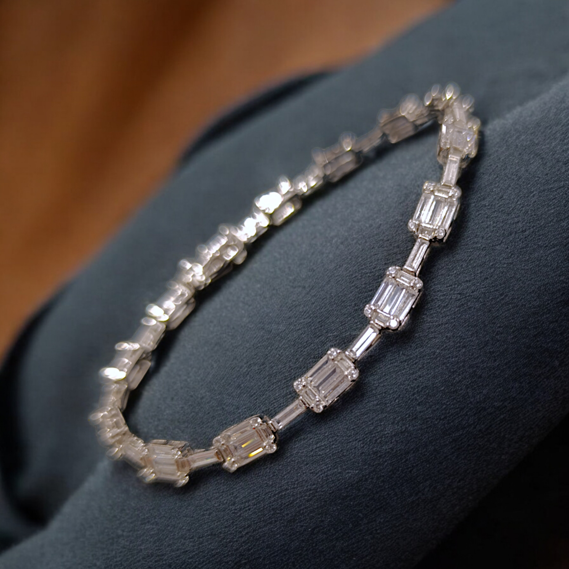 Mozanit Taşlı Bagety Kesim Altın kaplamalı Gümüş Bileklik