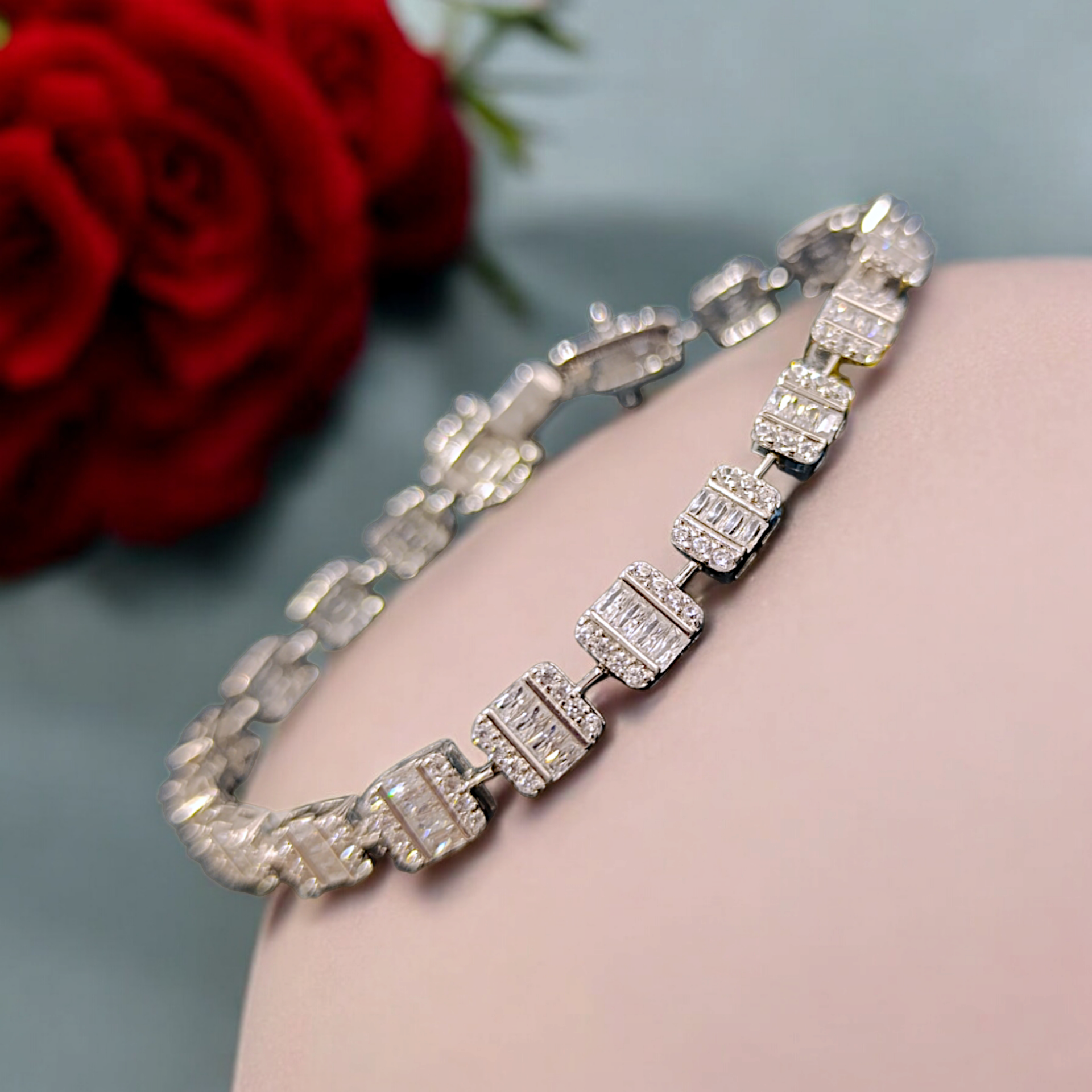 Swarovski Taşlı Baget Kesim Altın Rodajlı Gümüş Bileklik