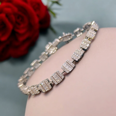 Swarovski Taşlı Baget Kesim Altın Rodajlı Gümüş Bileklik