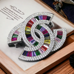Chanel Model Gümüş  İthal Altın Rodajlı Broş