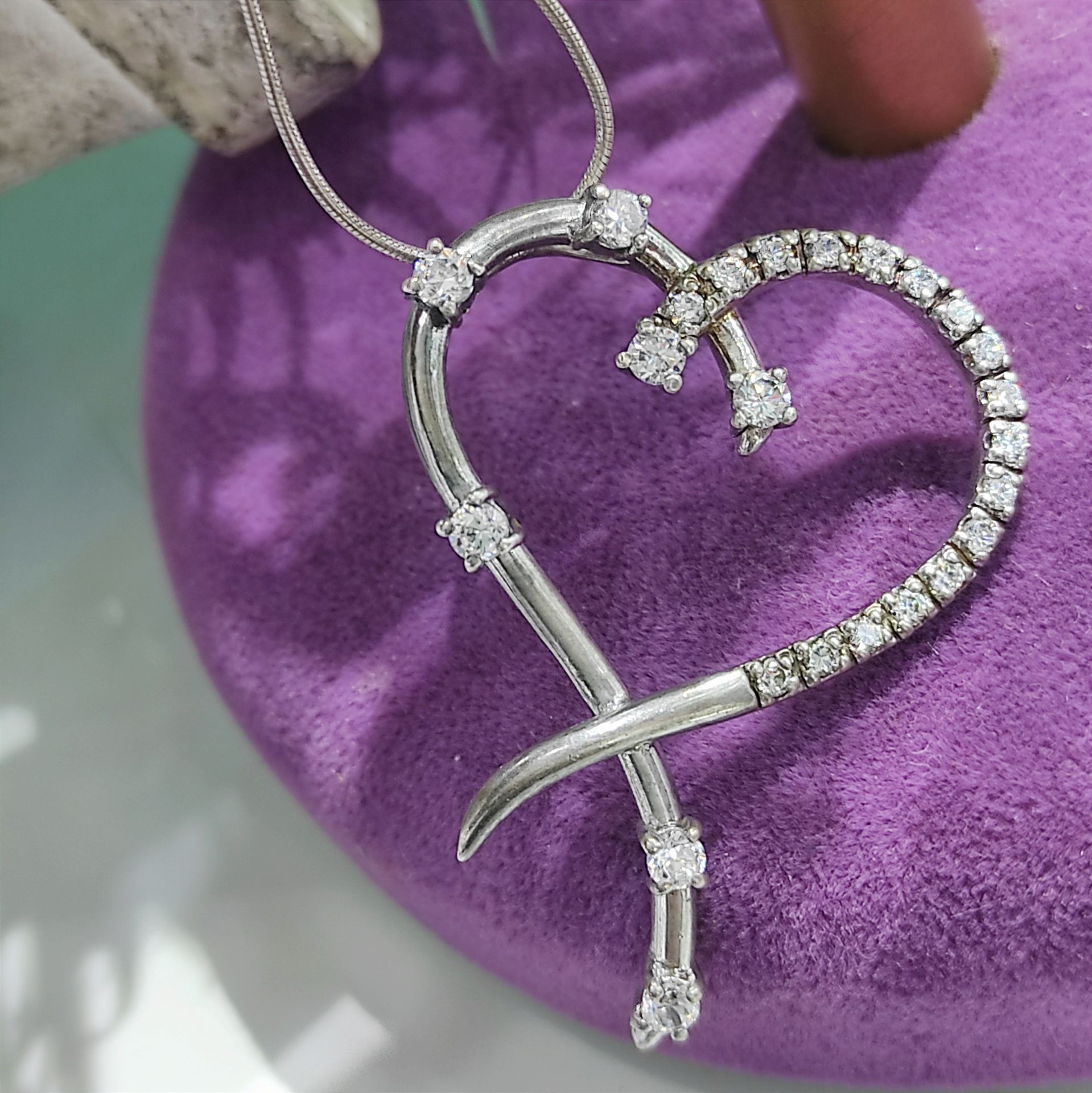 Kalp Model Swarovski taşlı Gümüş İthal Kolye