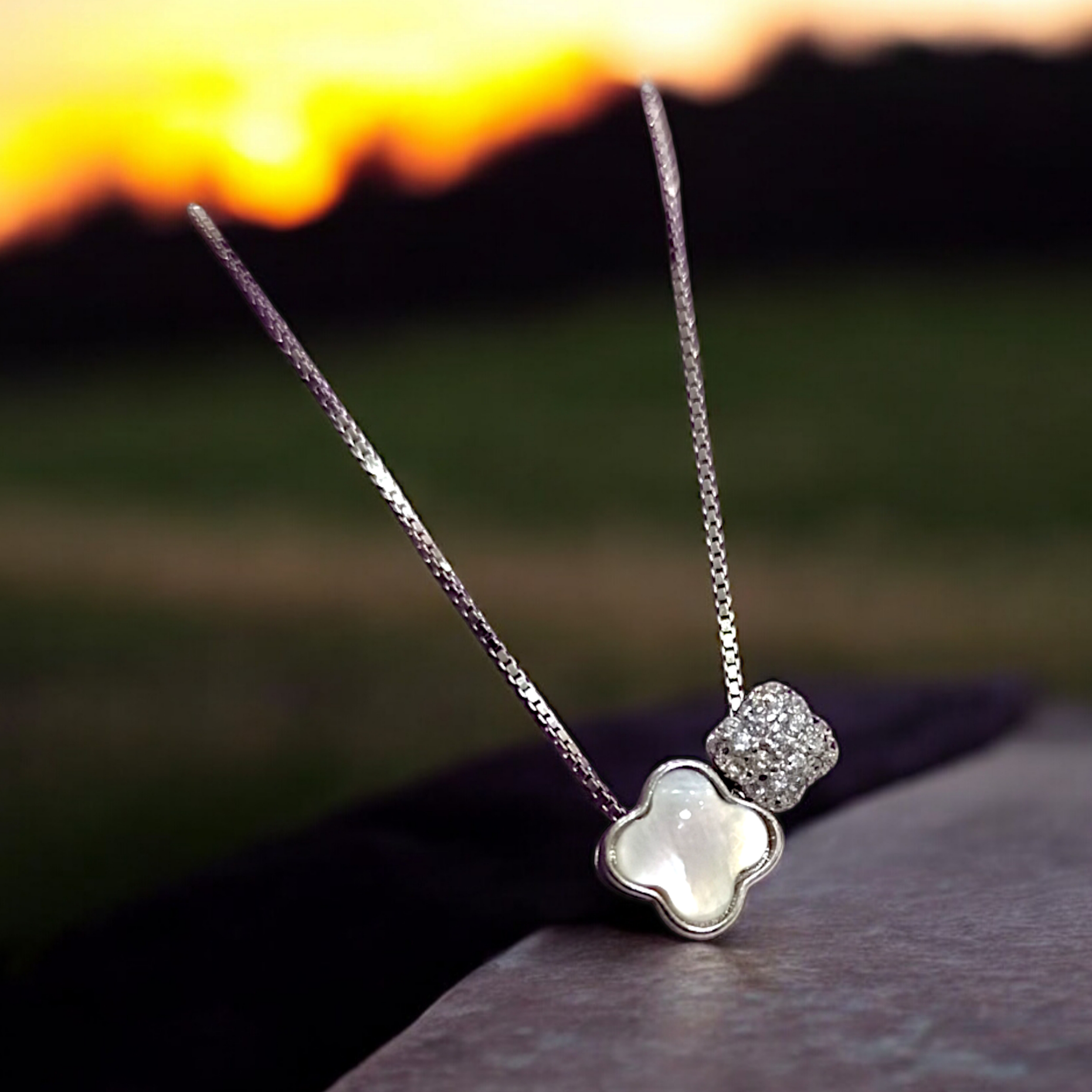 Sedef Taşlı,Van clife Model Gümüş Kolye