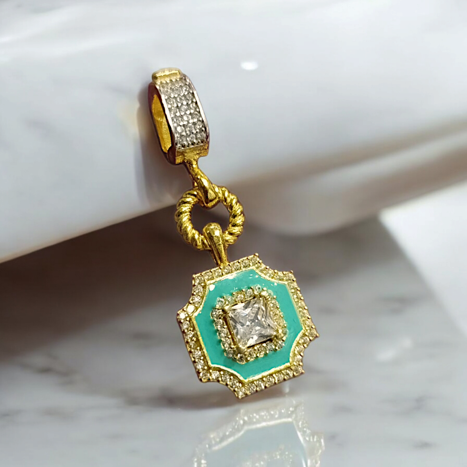 Charm Model Altın Kaplamalı Gümüş Uç