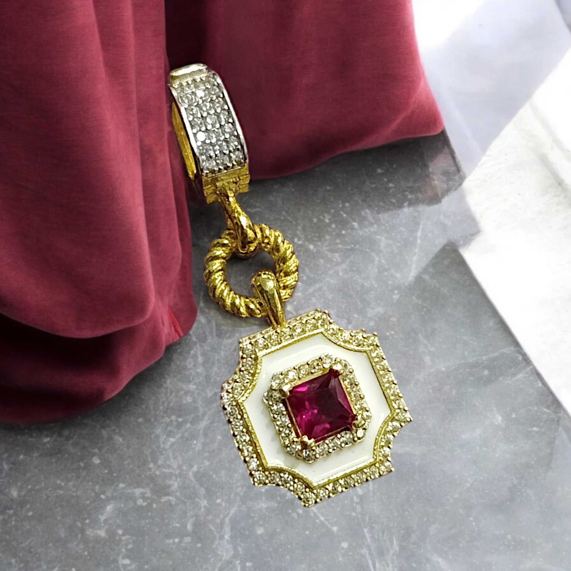 Charm model Altın kaplamalı Gümüş Uç