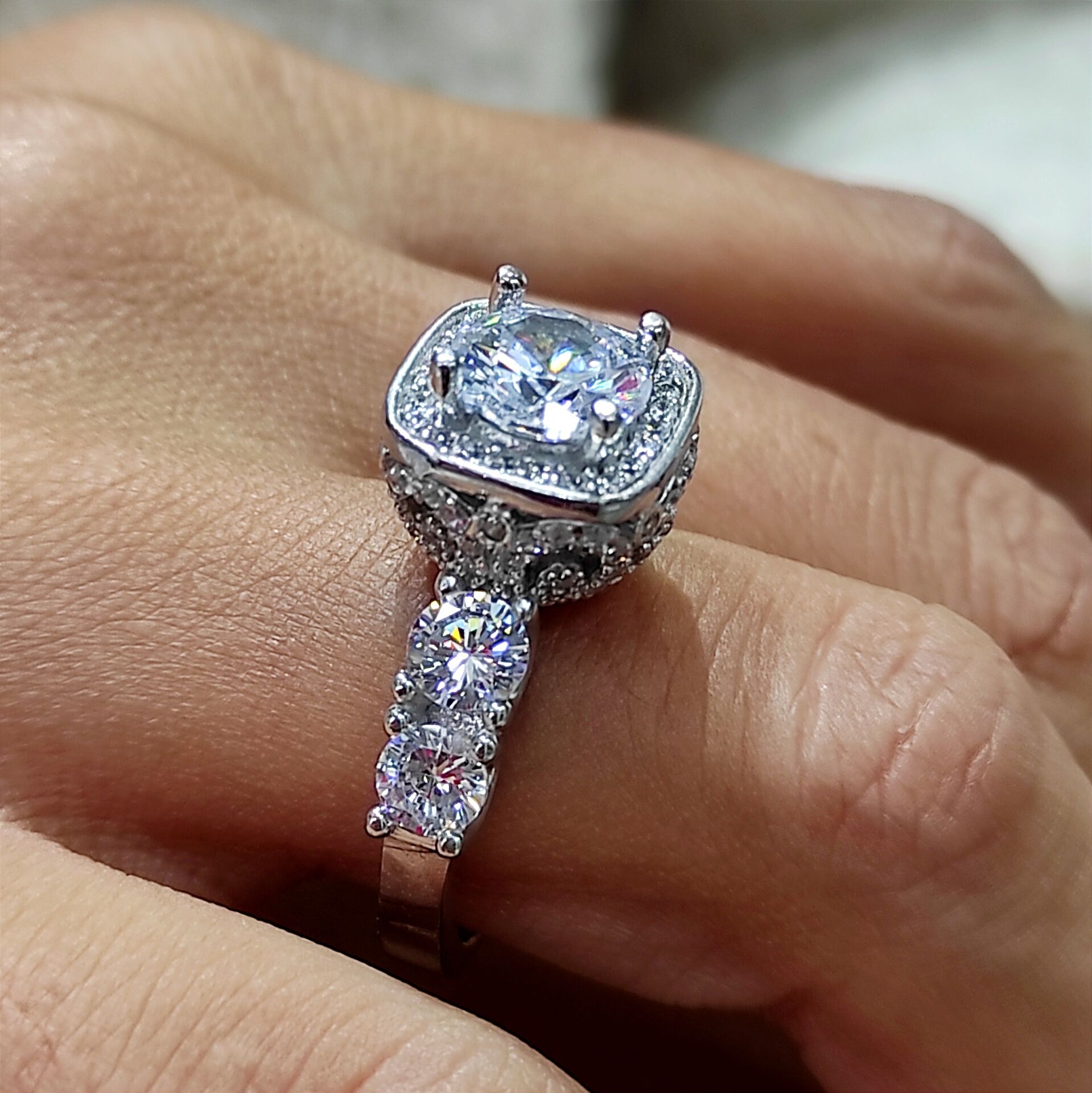 Swarovski Taşlı , Altın Kaplamalı Gümüş Tektaş Yüzük