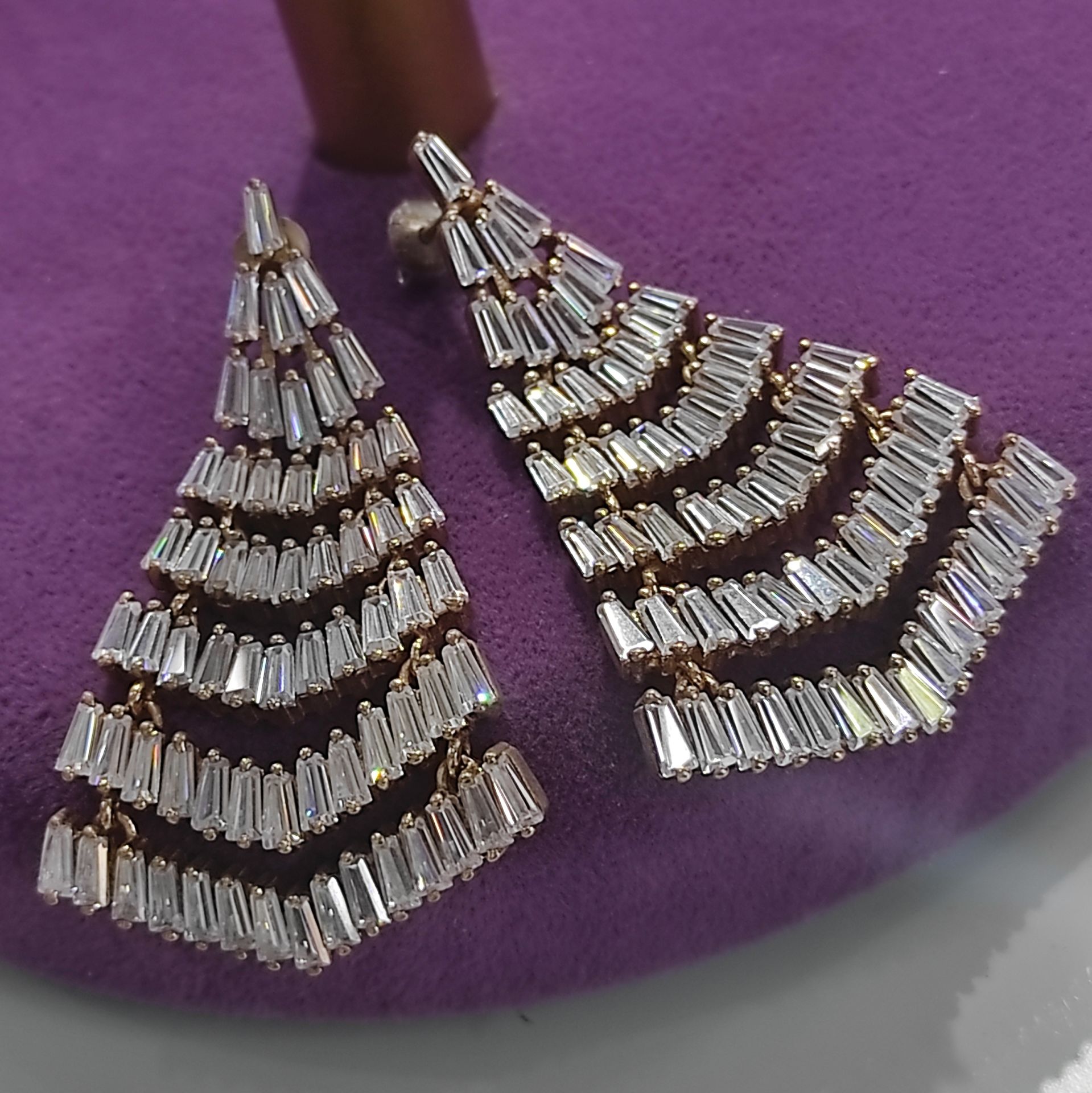 Zirkon Taşlı, Altın Rose Kaplamalı İthal Gümüş Küpe