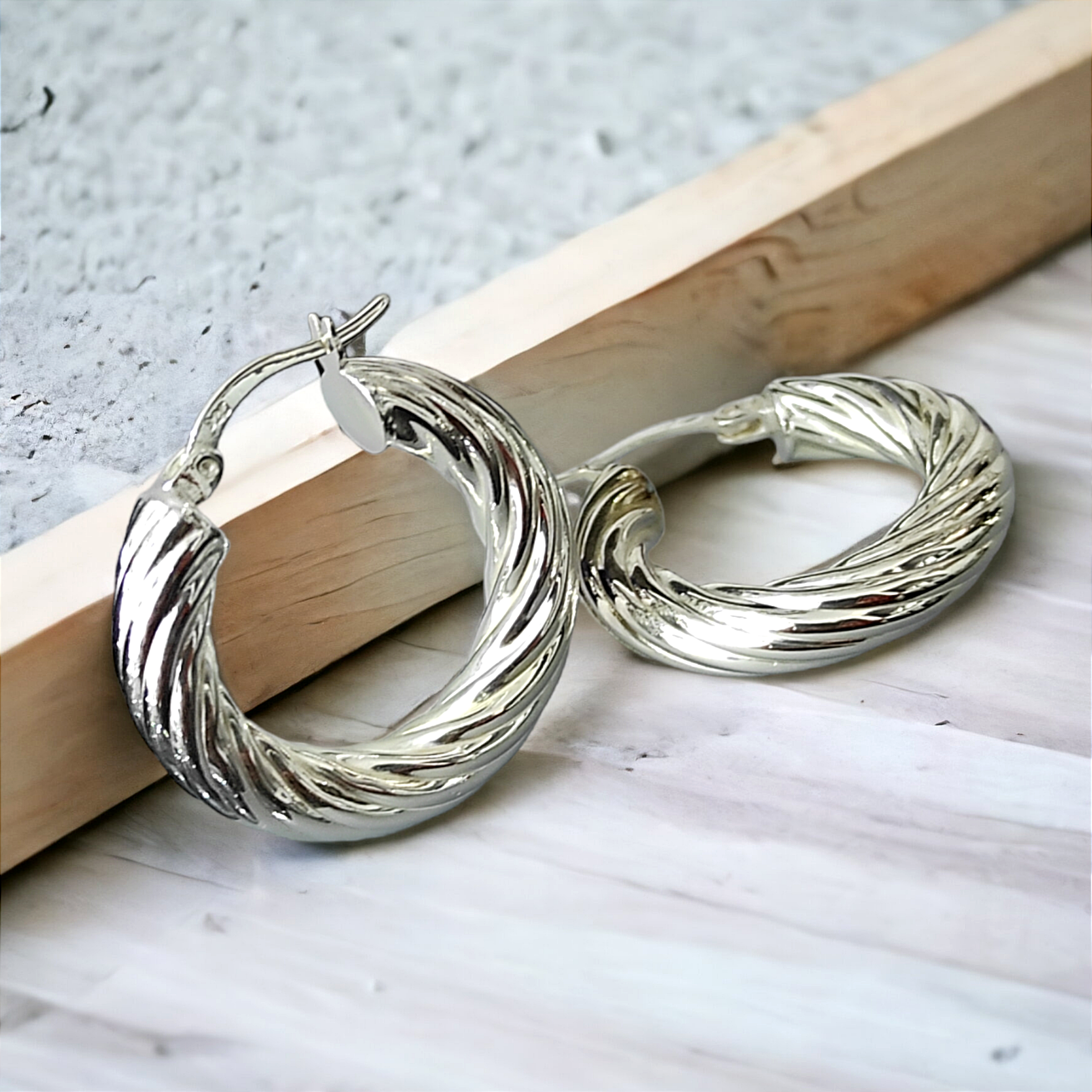 Burgu Halka Gümüş Küpe (3cm çap)