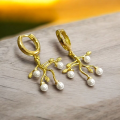 İnci Taşlı Altın Kaplamalı Gümüş Küpe